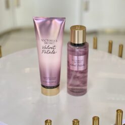 VICTORIA'S SECRET VELVET PETALS (PROMOCION PAREJA-BODY Y CREMA)