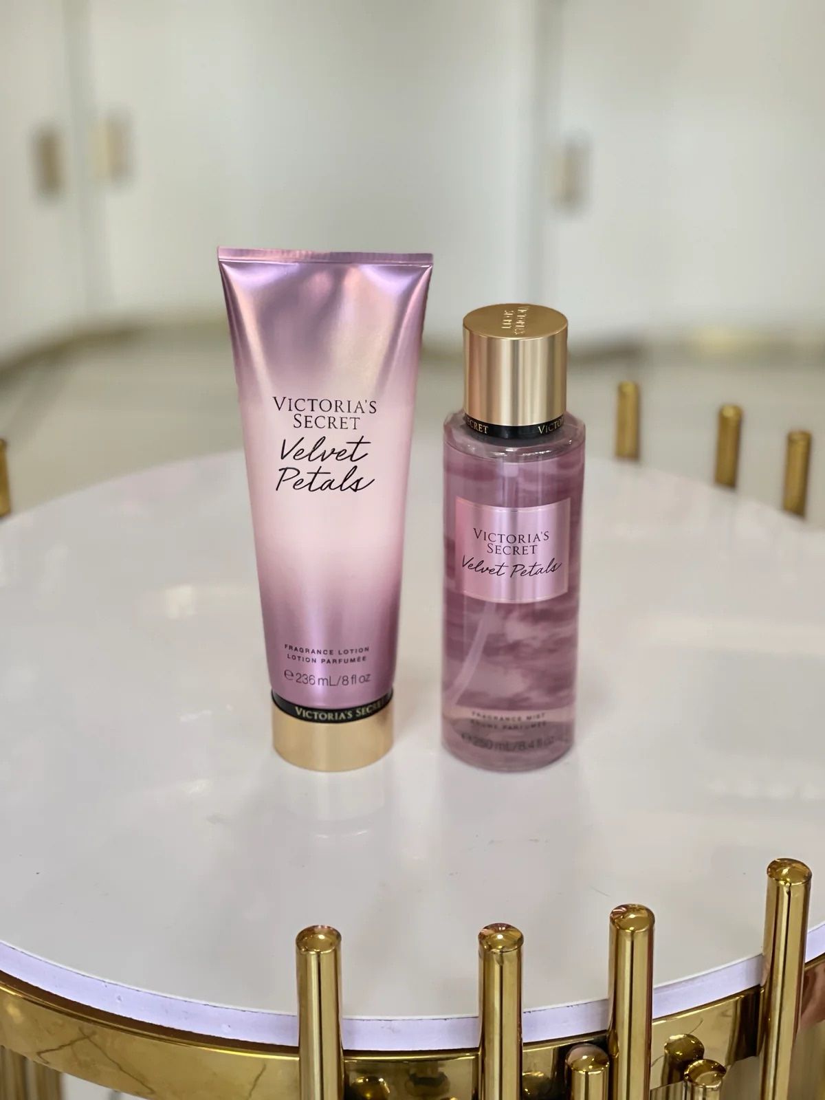 VICTORIA'S SECRET VELVET PETALS (PROMOCION PAREJA-BODY Y CREMA)