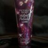 VICTORIA'S SECRET VELVET PETALS LUXE (CREMA)
